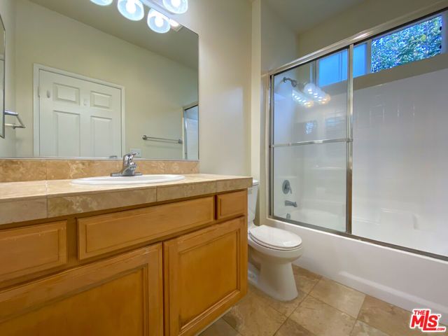 1239 W 30th Street, Los Angeles, CA 90007