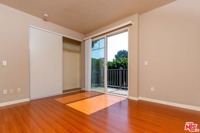 1239 W 30th Street, Los Angeles, CA 90007