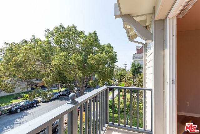 1239 W 30th Street, Los Angeles, CA 90007