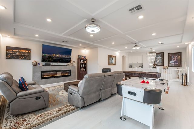 6439 Ghost Pines Court, Las Vegas, NV 89139