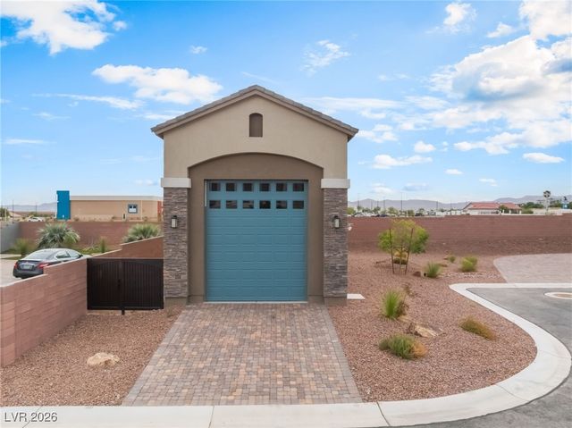 6439 Ghost Pines Court, Las Vegas, NV 89139