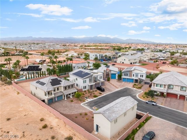 6439 Ghost Pines Court, Las Vegas, NV 89139