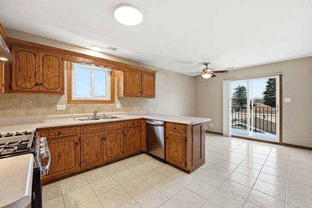 4311 N Grace Street 2, Schiller Park, IL 60176