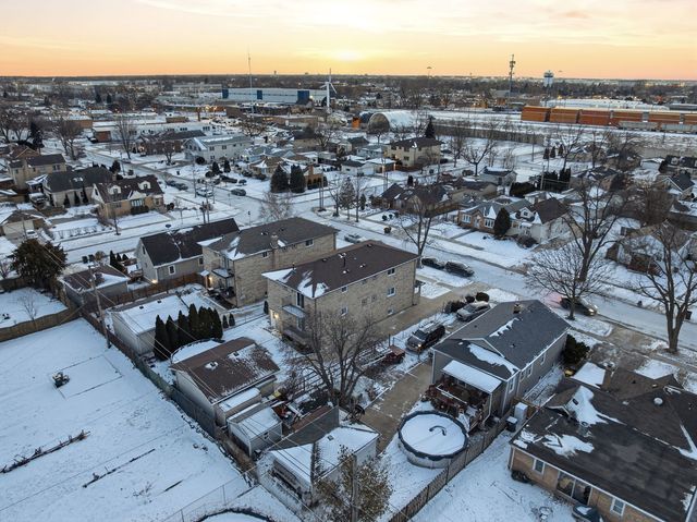 4311 N Grace Street 2, Schiller Park, IL 60176