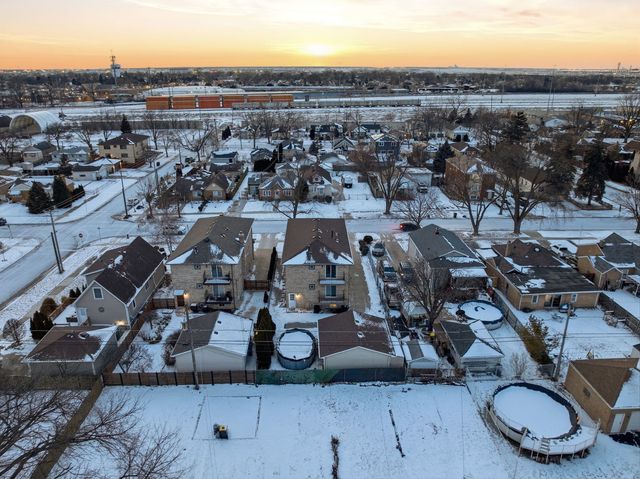 4311 N Grace Street 2, Schiller Park, IL 60176