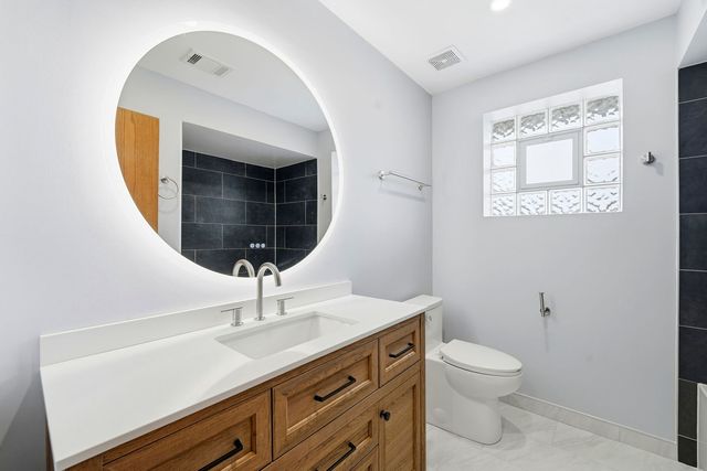 4311 N Grace Street 2, Schiller Park, IL 60176