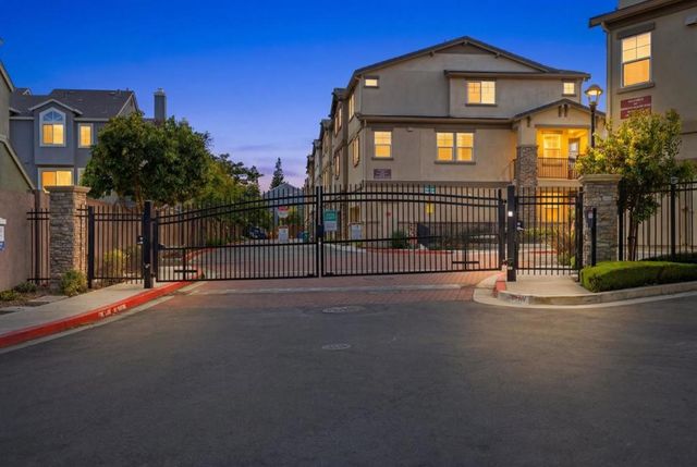 24533 Blossom Acre Way, Hayward, CA 94544