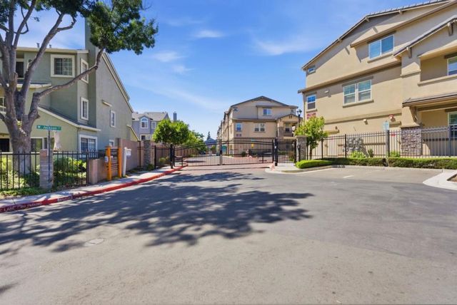 24533 Blossom Acre Way, Hayward, CA 94544