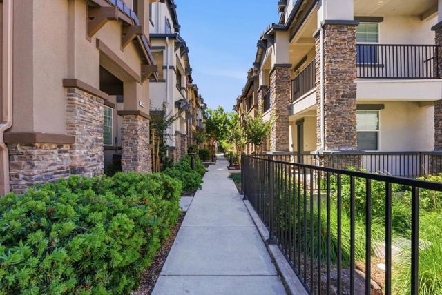 24533 Blossom Acre Way, Hayward, CA 94544