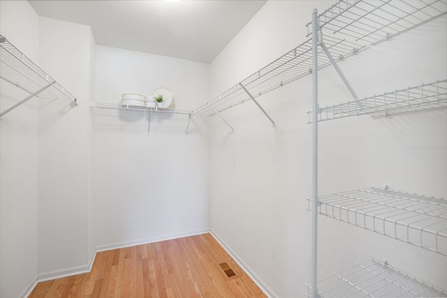 1319 W Crane View Court, Round Lake, IL 60073