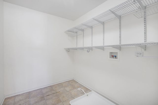 1319 W Crane View Court, Round Lake, IL 60073