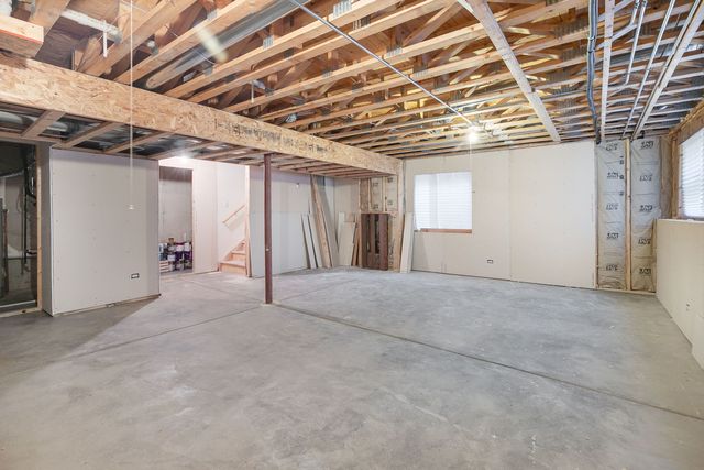 1319 W Crane View Court, Round Lake, IL 60073