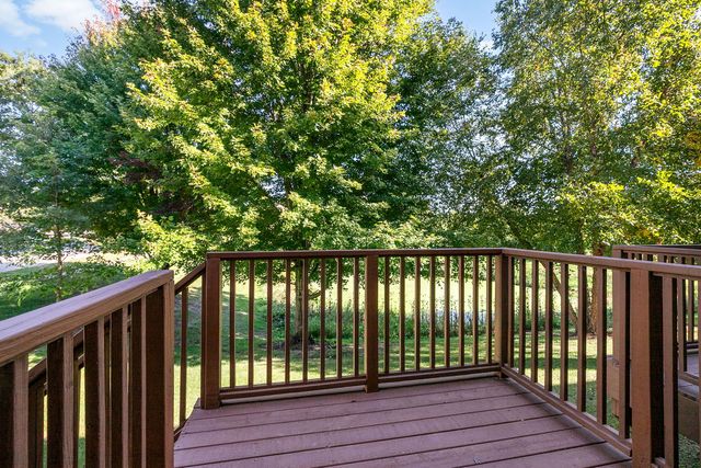1319 W Crane View Court, Round Lake, IL 60073