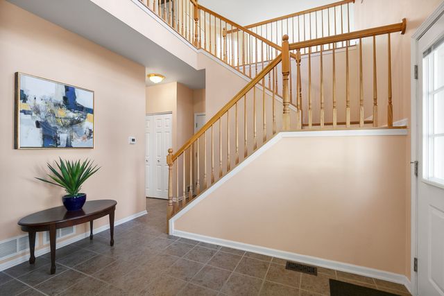 1319 W Crane View Court, Round Lake, IL 60073