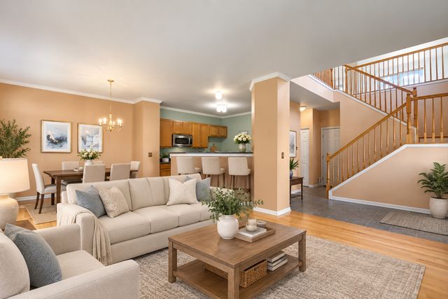 1319 W Crane View Court, Round Lake, IL 60073