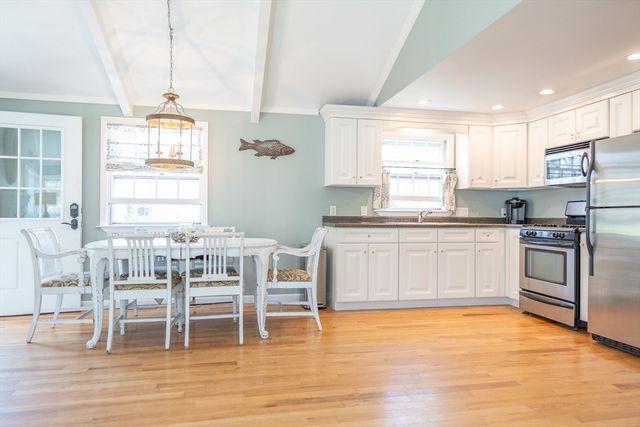 154 Bayridge Dr, Dennis, MA 02660