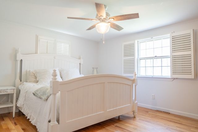 154 Bayridge Dr, Dennis, MA 02660