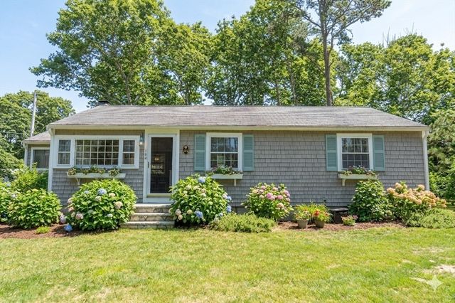 154 Bayridge Dr, Dennis, MA 02660