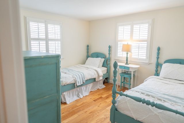 154 Bayridge Dr, Dennis, MA 02660