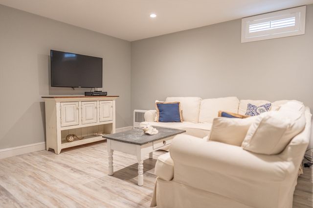 154 Bayridge Dr, Dennis, MA 02660