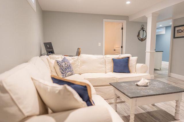 154 Bayridge Dr, Dennis, MA 02660