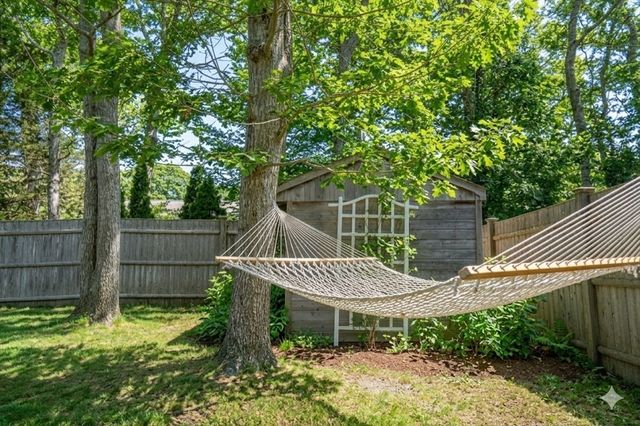 154 Bayridge Dr, Dennis, MA 02660