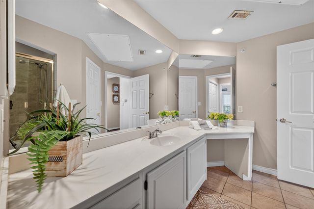 2400 Mccue Road 426, Houston, TX 77056