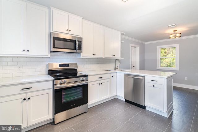 515 N PROGRESS AVE, Harrisburg, PA 17109