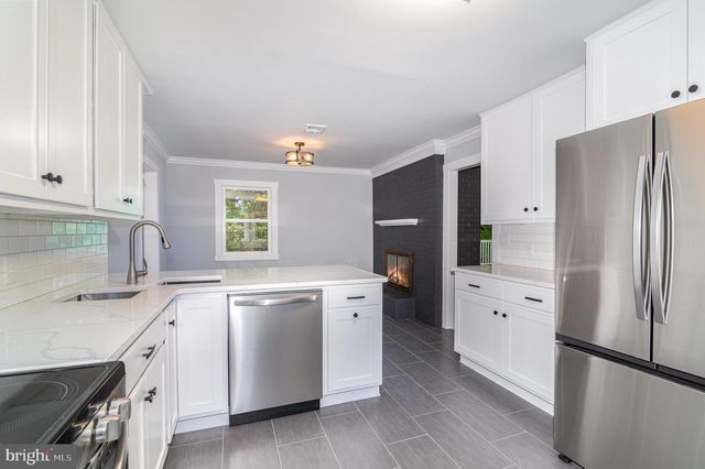 515 N PROGRESS AVE, Harrisburg, PA 17109
