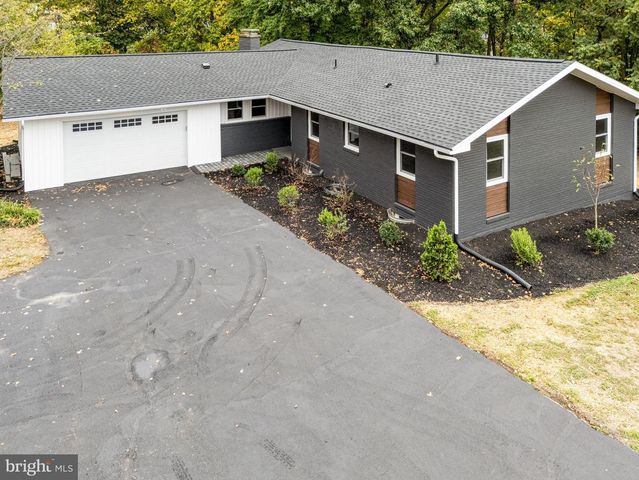 515 N PROGRESS AVE, Harrisburg, PA 17109