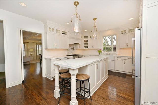 364 Chesterfield Avenue, Birmingham, MI 48009