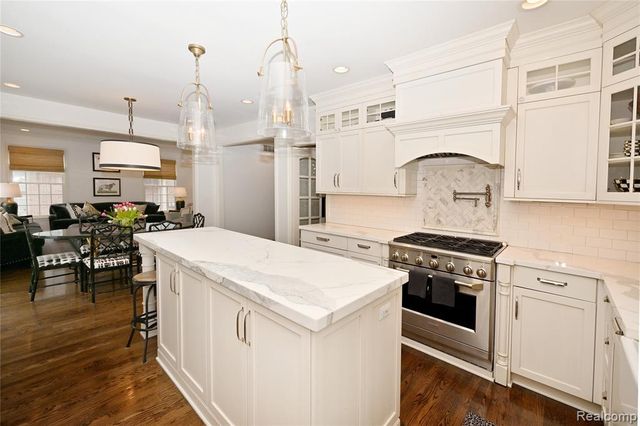 364 Chesterfield Avenue, Birmingham, MI 48009