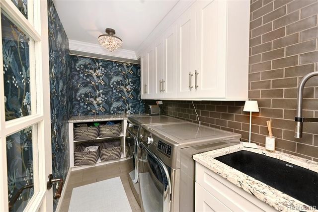 364 Chesterfield Avenue, Birmingham, MI 48009