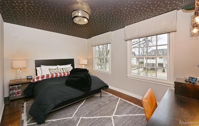 364 Chesterfield Avenue, Birmingham, MI 48009