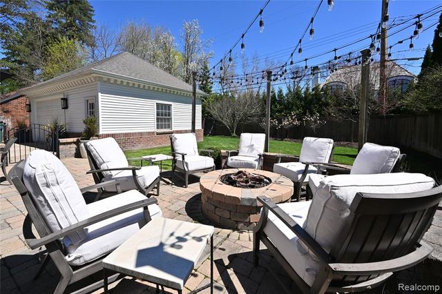 364 Chesterfield Avenue, Birmingham, MI 48009