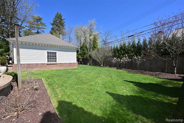 364 Chesterfield Avenue, Birmingham, MI 48009