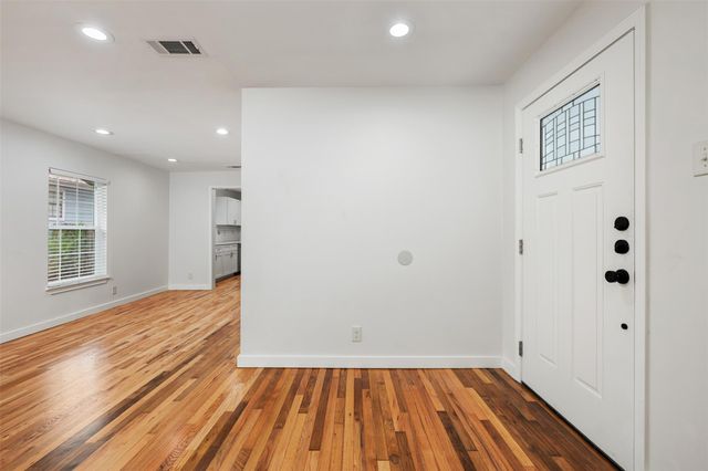 1806 Mohle DR, Austin, TX 78703