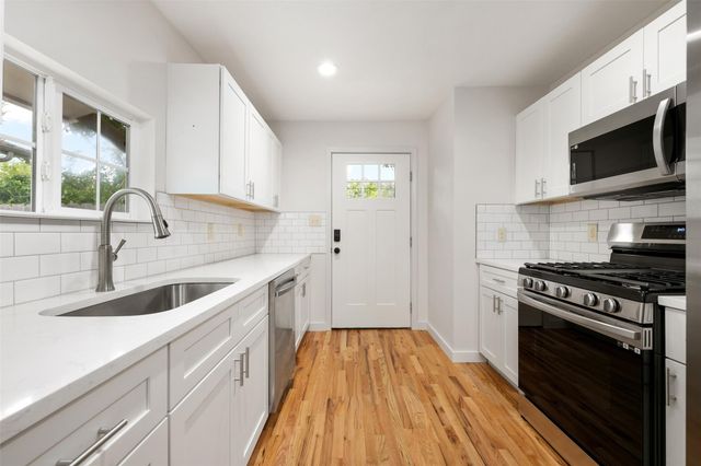 1806 Mohle DR, Austin, TX 78703