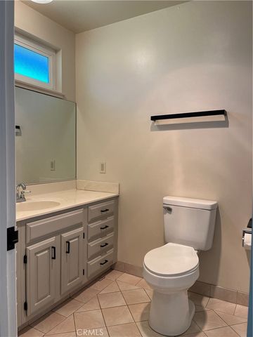 1528 N 1st Avenue, Upland, CA 91786