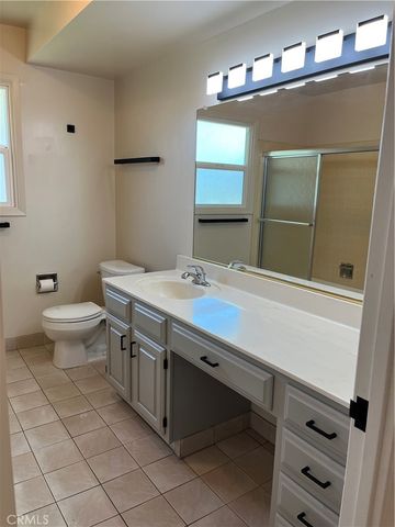 1528 N 1st Avenue, Upland, CA 91786