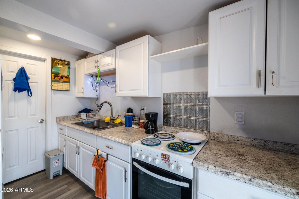 Image 21 of property listing at 317 N SAGUARO Drive, Apache Junction, AZ 85120