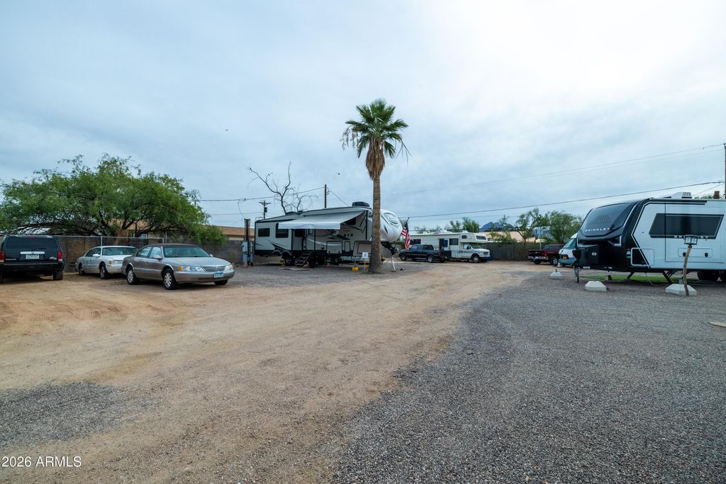 Image 28 of property listing at 317 N SAGUARO Drive, Apache Junction, AZ 85120