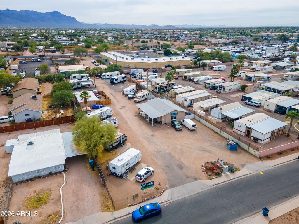 Image 3 of property listing at 317 N SAGUARO Drive, Apache Junction, AZ 85120