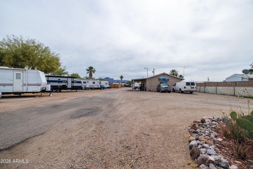 Image 36 of property listing at 317 N SAGUARO Drive, Apache Junction, AZ 85120
