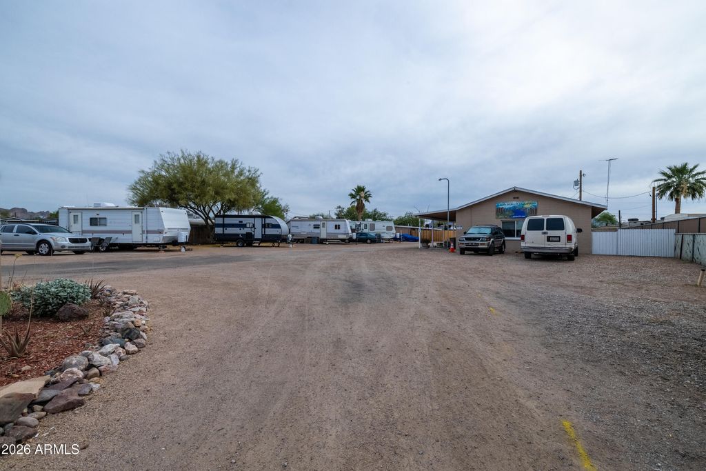 Image 43 of property listing at 317 N SAGUARO Drive, Apache Junction, AZ 85120