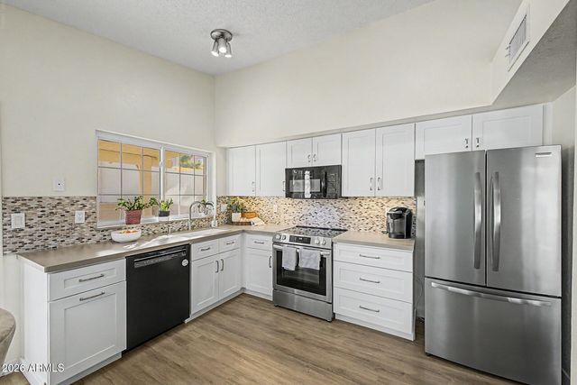 4711 E PIEDMONT Road, Phoenix, AZ 85044