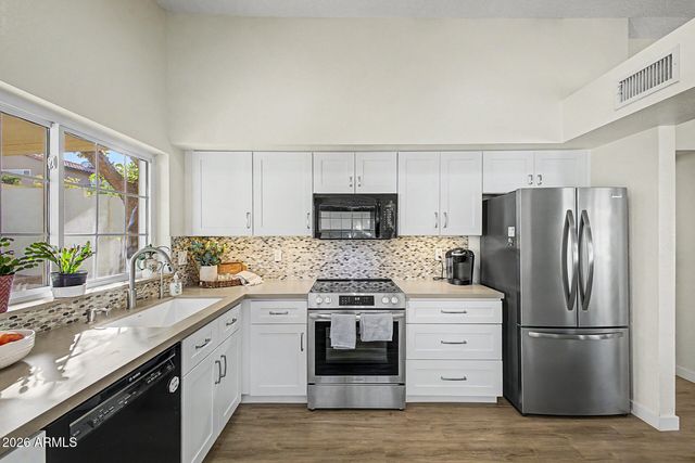 4711 E PIEDMONT Road, Phoenix, AZ 85044