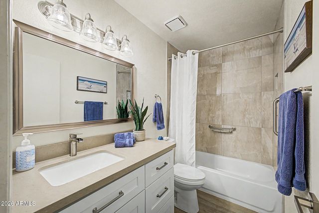 4711 E PIEDMONT Road, Phoenix, AZ 85044