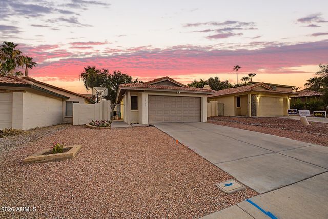 4711 E PIEDMONT Road, Phoenix, AZ 85044