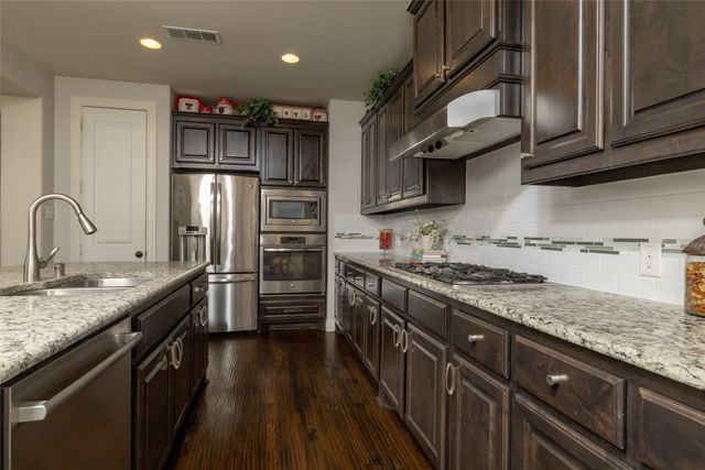 955 Champions Way, Roanoke, TX 76262